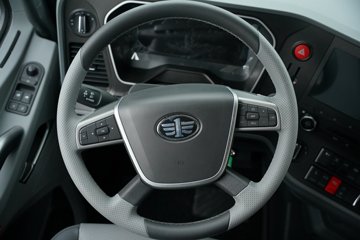 һ�����J7 ��Ӣ�� 15.6L LNG 640���� 6X4 һ�����12�� AMT�Զ��� ǣ����ͼƬ