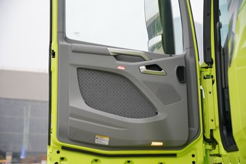 һ�����J7 ��Ӣ�� 15.6L LNG 640���� 6X4 һ�����12�� AMT�Զ��� ǣ����ͼƬ