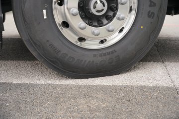 һ�����J7 ��Ӣ�� 15.6L LNG 640���� 6X4 һ�����12�� AMT�Զ��� ǣ����ͼƬ