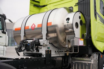 һ�����J7 ��Ӣ�� 15.6L LNG 640���� 6X4 һ�����12�� AMT�Զ��� ǣ����ͼƬ