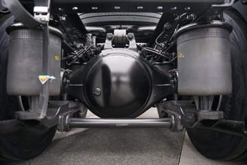 һ�����J7 ��Ӣ�� 15.6L LNG 640���� 6X4 һ�����12�� AMT�Զ��� ǣ����ͼƬ