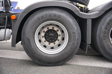 һ�����J7 ��Ӣ�� 15.6L LNG 640���� 6X4 һ�����12�� AMT�Զ��� ǣ����ͼƬ