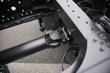 һ�����J7 ��Ӣ�� 15.6L LNG 640���� 6X4 һ�����12�� AMT�Զ��� ǣ����ͼƬ