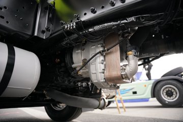 һ�����J7 ��Ӣ�� 15.6L LNG 640���� 6X4 һ�����12�� AMT�Զ��� ǣ����ͼƬ