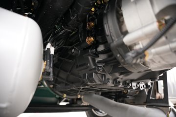 һ�����J7 ��Ӣ�� 15.6L LNG 640���� 6X4 һ�����12�� AMT�Զ��� ǣ����ͼƬ