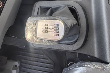 ����HOWO�Ῠ ͳ˧ 2.5L���� 170���� 12�� 4.15�׵��Ų�դʽ�ῨͼƬ