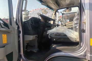 统帅&nbsp;载货车驾驶室                                               图片