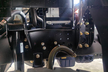 统帅&nbsp;载货车底盘                                                图片