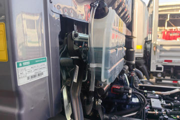 统帅&nbsp;载货车底盘                                                图片