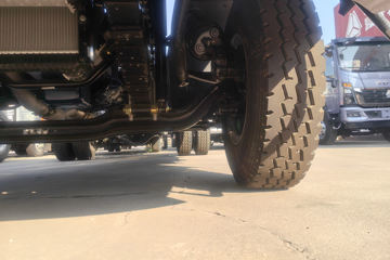 统帅&nbsp;载货车底盘                                                图片