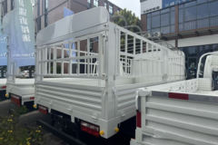 飞碟EV5 气刹 4.15米单排纯电动仓栅式轻卡 中创新航114.02kWh