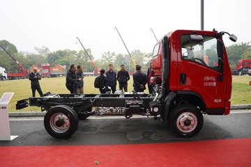 ������������L2 2.5L���� 160���� 4X2 ��ʿ��10�� 3.2����ж��ͼƬ