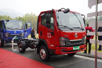 东风柳汽乘龙L2 2.5L柴油 160马力 4X2 法士特10档 3.2米自卸车