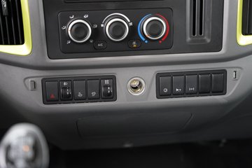 ������������L2 2.5L���� 160���� 4X2 ��ʿ��10�� 3.2����ж��ͼƬ