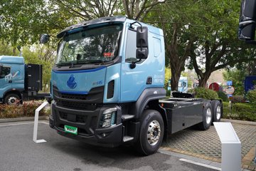 东风柳汽乘龙H5 6X4 侧置电池 纯电动牵引车 宁德时代400kWh