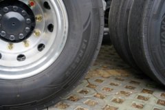 东风柳汽乘龙H5 6X4 侧置电池 纯电动牵引车 宁德时代400kWh