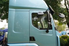 东风柳汽乘龙H5 4X2 换电式纯电动牵引车 宁德时代512.59kWh