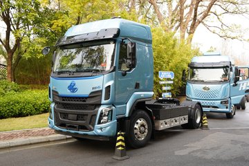 东风柳汽乘龙H5 4X2 换电式纯电动牵引车 宁德时代512.59kWh