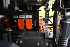 东风柳汽乘龙H5 4X2 换电式纯电动牵引车 宁德时代512.59kWh