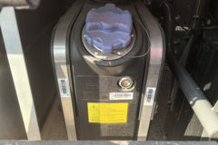 重汽汕德卡SITRAK G5S 350马力 4X2 中国重汽12档 6.8米仓栅式载货车