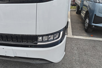 Զ�� ����H8E �ǻ۰� 4.5T 4.15�׵��Ŵ��綯��ʽ�Ῠ100.88kWhͼƬ