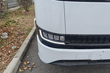 Զ�� ����H8E �ǻ۰� 4.5T 4.15�׵��Ŵ��綯��ʽ�Ῠ100.88kWhͼƬ
