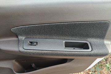 Զ�� ����H8E �ǻ۰� 4.5T 4.15�׵��Ŵ��綯��ʽ�Ῠ100.88kWhͼƬ