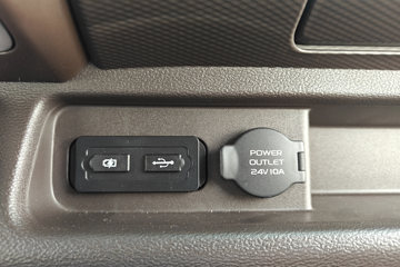 Զ�� ����H8E �ǻ۰� 4.5T 4.15�׵��Ŵ��綯��ʽ�Ῠ100.88kWhͼƬ