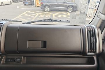 Զ�� ����H8E �ǻ۰� 4.5T 4.15�׵��Ŵ��綯��ʽ�Ῠ100.88kWhͼƬ