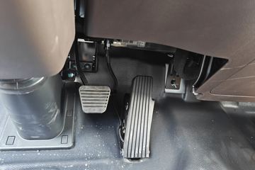 Զ�� ����H8E �ǻ۰� 4.5T 4.15�׵��Ŵ��綯��ʽ�Ῠ100.88kWhͼƬ