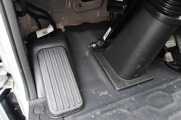 Զ�� ����H8E �ǻ۰� 4.5T 4.15�׵��Ŵ��綯��ʽ�Ῠ100.88kWhͼƬ