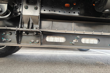 Զ�� ����H8E �ǻ۰� 4.5T 4.15�׵��Ŵ��綯��ʽ�Ῠ100.88kWhͼƬ