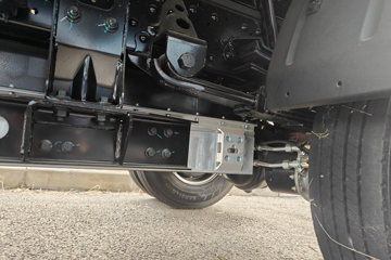Զ�� ����H8E �ǻ۰� 4.5T 4.15�׵��Ŵ��綯��ʽ�Ῠ100.88kWhͼƬ
