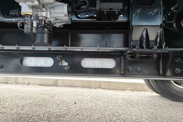 Զ�� ����H8E �ǻ۰� 4.5T 4.15�׵��Ŵ��綯��ʽ�Ῠ100.88kWhͼƬ