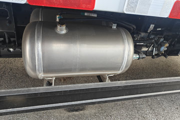 Զ�� ����H8E �ǻ۰� 4.5T 4.15�׵��Ŵ��綯��ʽ�Ῠ100.88kWhͼƬ