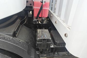 Զ�� ����H8E �ǻ۰� 4.5T 4.15�׵��Ŵ��綯��ʽ�Ῠ100.88kWhͼƬ