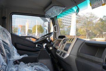 ���������D7 3L���� 210���� ��ʿ��8�� 6.15�׵��������ػ���ͼƬ