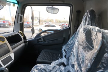 ���������D7 3L���� 210���� ��ʿ��8�� 6.15�׵��������ػ���ͼƬ