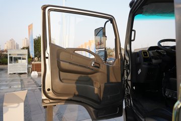 ���������D7 3L���� 210���� ��ʿ��8�� 6.15�׵��������ػ���ͼƬ