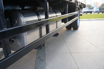 ���������D7 3L���� 210���� ��ʿ��8�� 6.15�׵��������ػ���ͼƬ