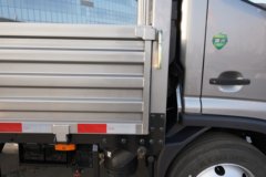 东风多利卡D7 3L柴油 210马力 法士特8档 6.15米单排栏板载货车