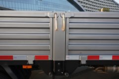 东风多利卡D7 3L柴油 210马力 法士特8档 6.15米单排栏板载货车