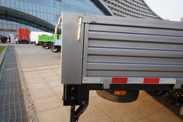 ���������D7 3L���� 210���� ��ʿ��8�� 6.15�׵��������ػ���ͼƬ