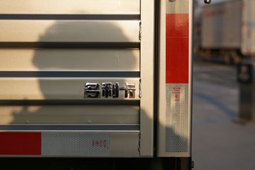 ���������D7 3L���� 210���� ��ʿ��8�� 6.15�׵��������ػ���ͼƬ