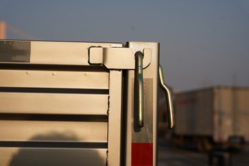 ���������D7 3L���� 210���� ��ʿ��8�� 6.15�׵��������ػ���ͼƬ