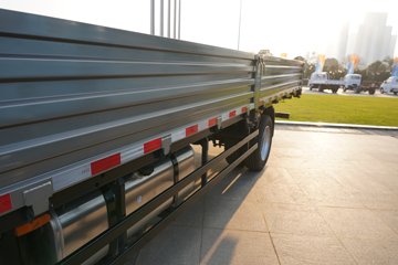 ���������D7 3L���� 210���� ��ʿ��8�� 6.15�׵��������ػ���ͼƬ