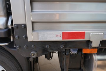 ���������D7 3L���� 210���� ��ʿ��8�� 6.15�׵��������ػ���ͼƬ