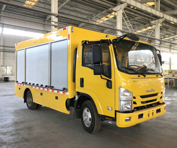 庆铃五十铃KV100 140马力 4X2 电源车底盘