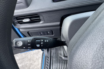 ����ȫ��˳�� ��׼�� 2.5L���� 136���� ������5�� 4.2�׵�����ʽ�ῨͼƬ