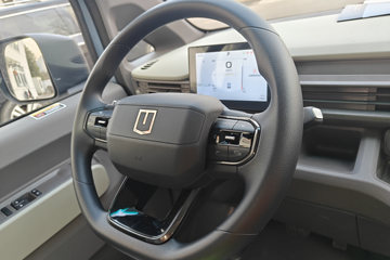 Զ������F3E 2025���ǻ۰� Һɲ 3.82�׵��Ŵ��綯����΢�� ����65kWhͼƬ